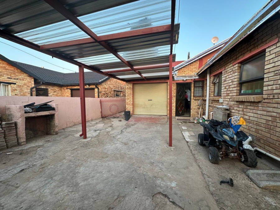 3 Bedroom Property for Sale in Mandela View Free State